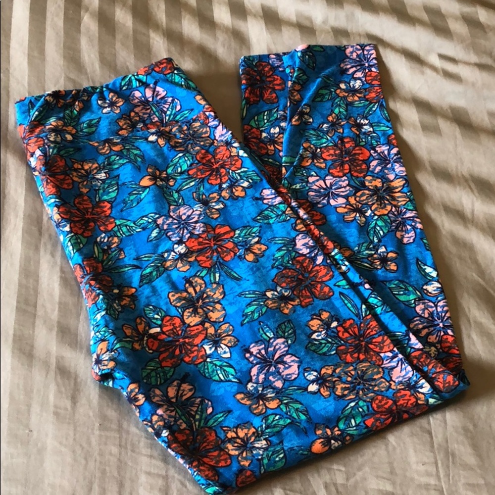 LuLaRoe Tall & Curvy Leggins